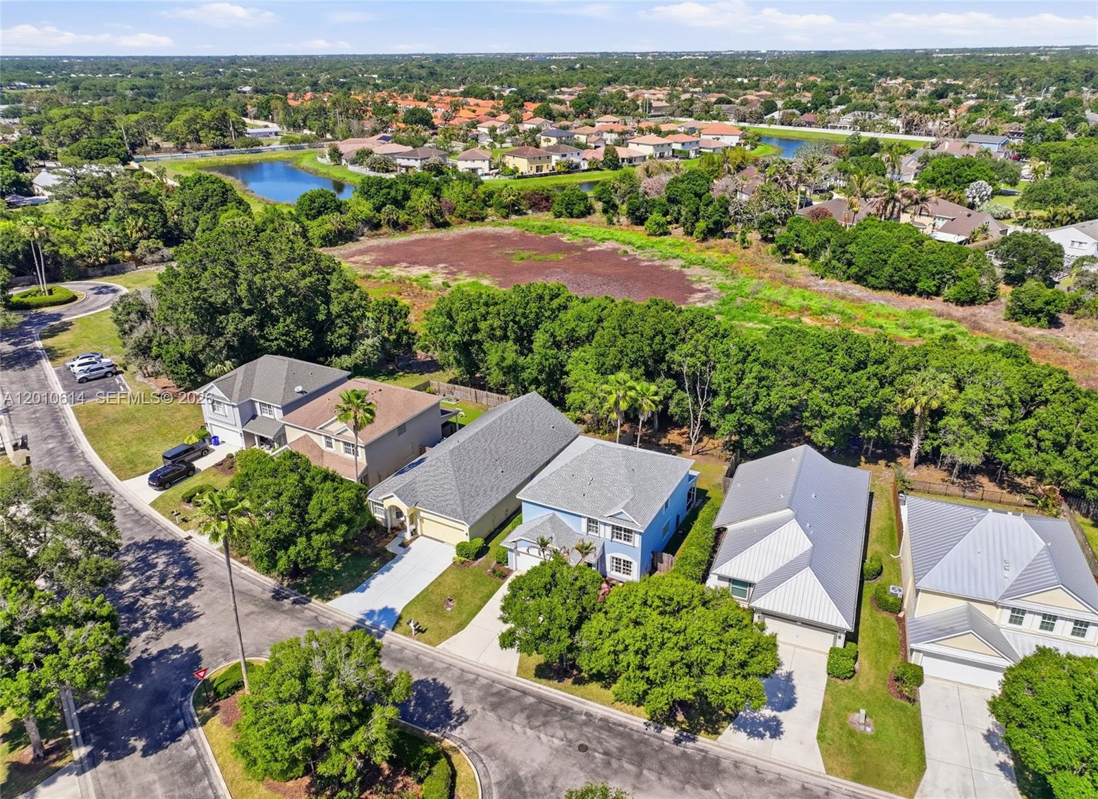 PALM POINTE - Residential