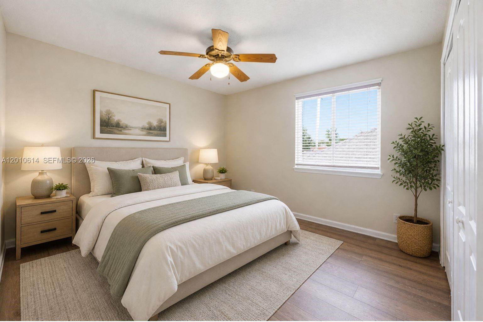 PALM POINTE - Residential