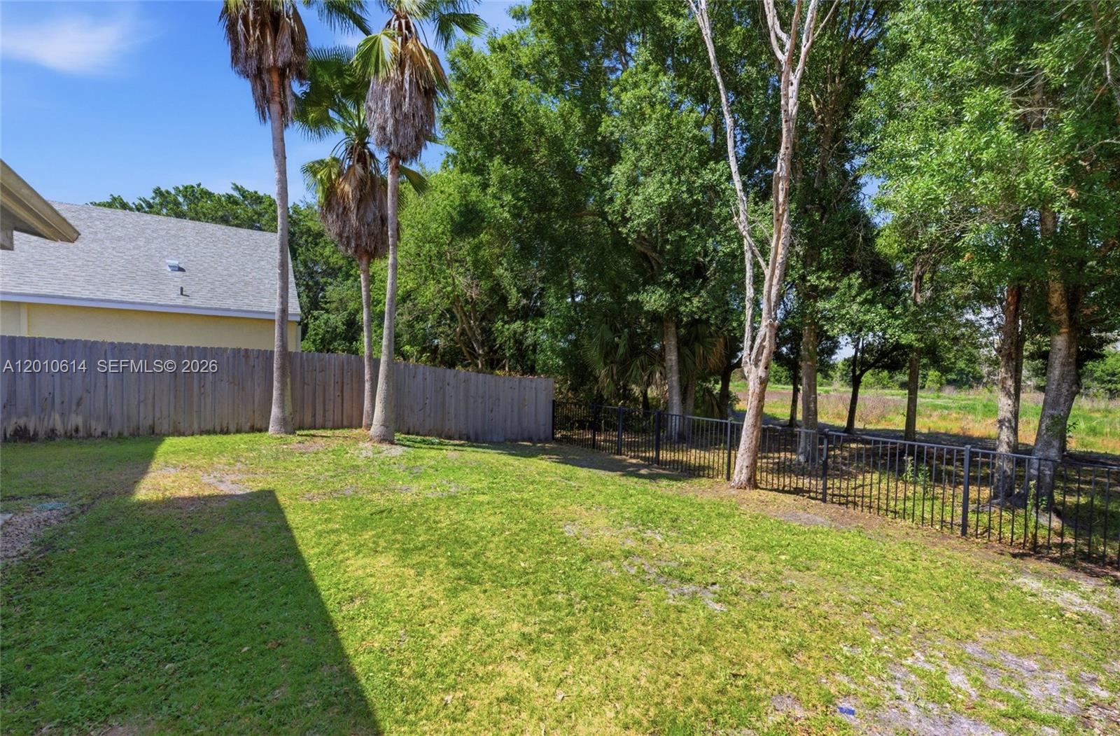 PALM POINTE - Residential