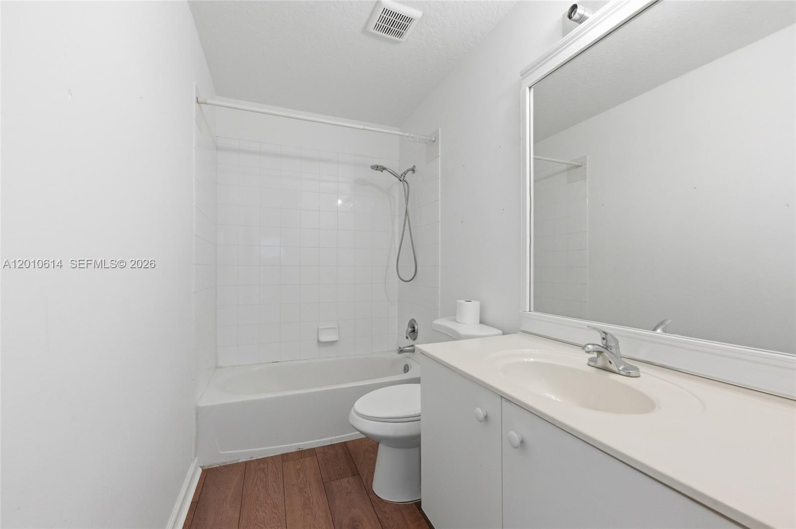 PALM POINTE - Residential