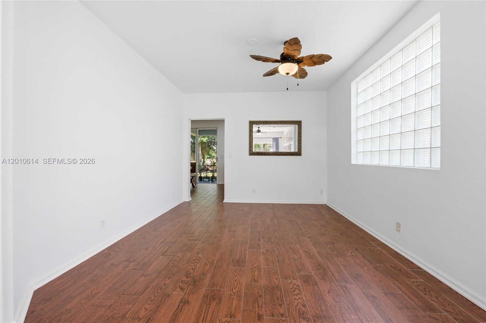 PALM POINTE - Residential