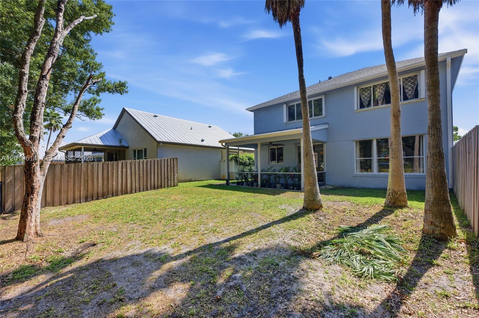 PALM POINTE - Residential