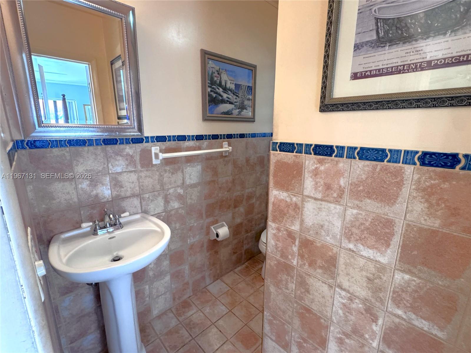 HOLLYWOOD CENTER AMEN PLA - Residential Income