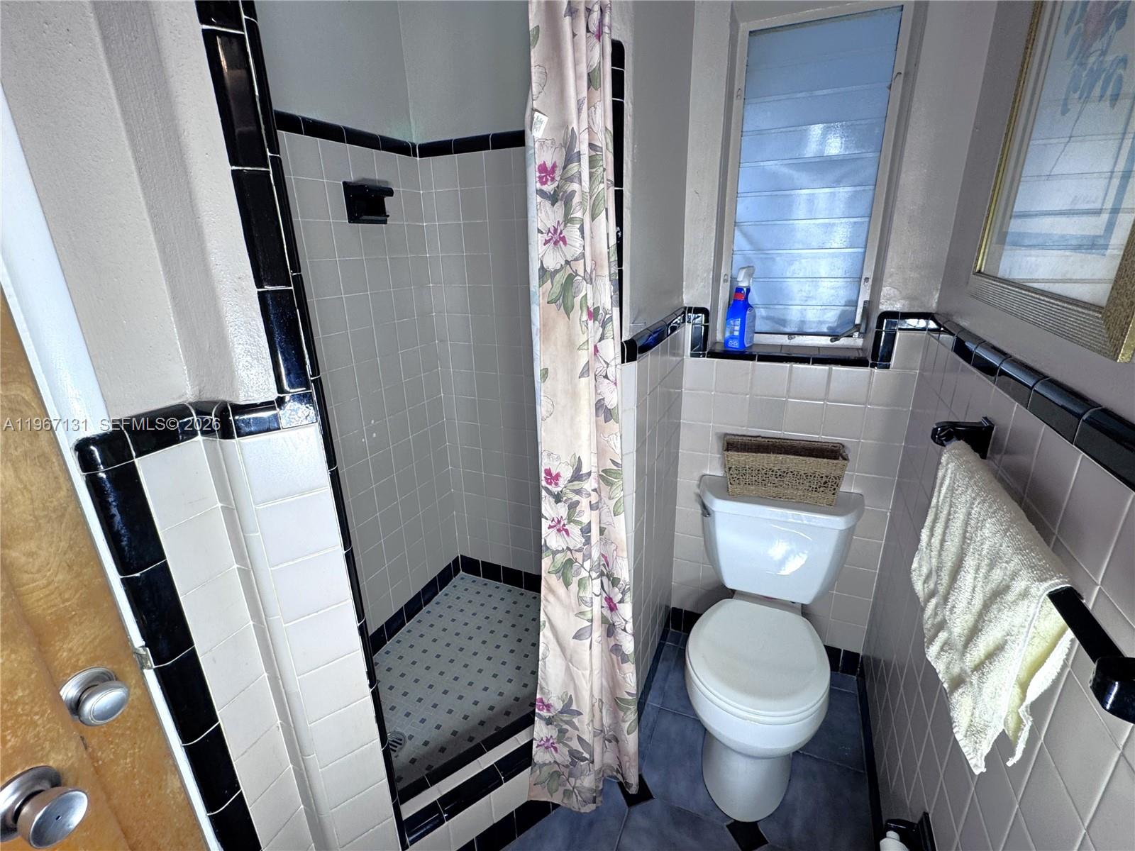 HOLLYWOOD CENTER AMEN PLA - Residential Income