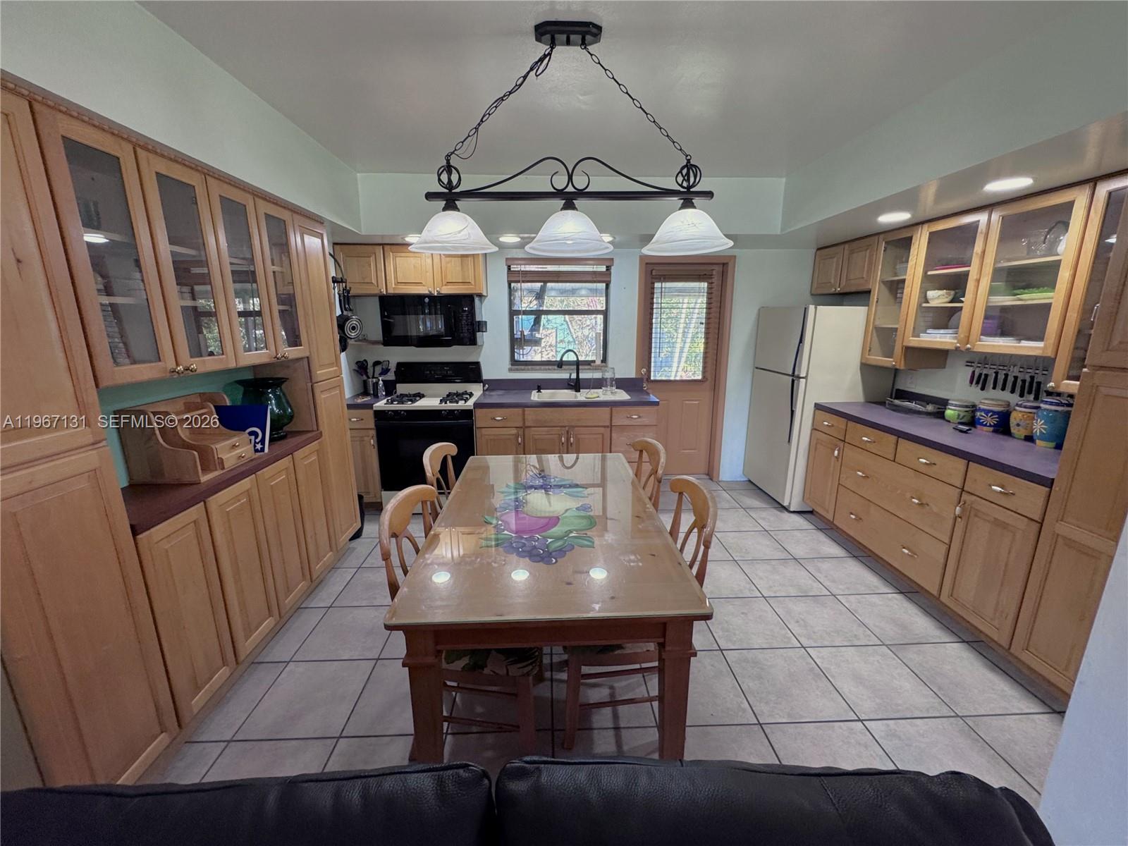 HOLLYWOOD CENTER AMEN PLA - Residential Income