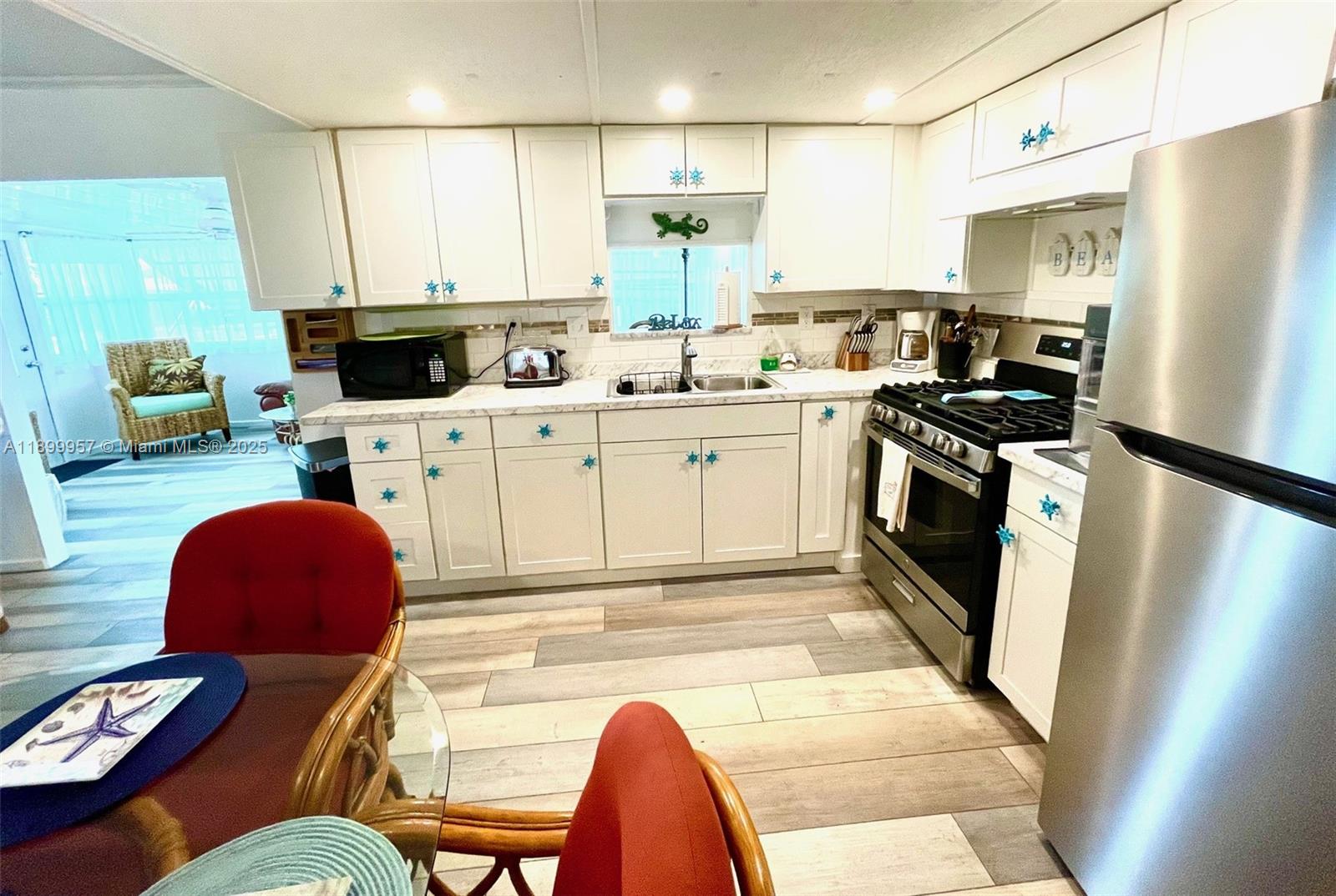 THUNDERBIRD MOBILE HOMES - Residential