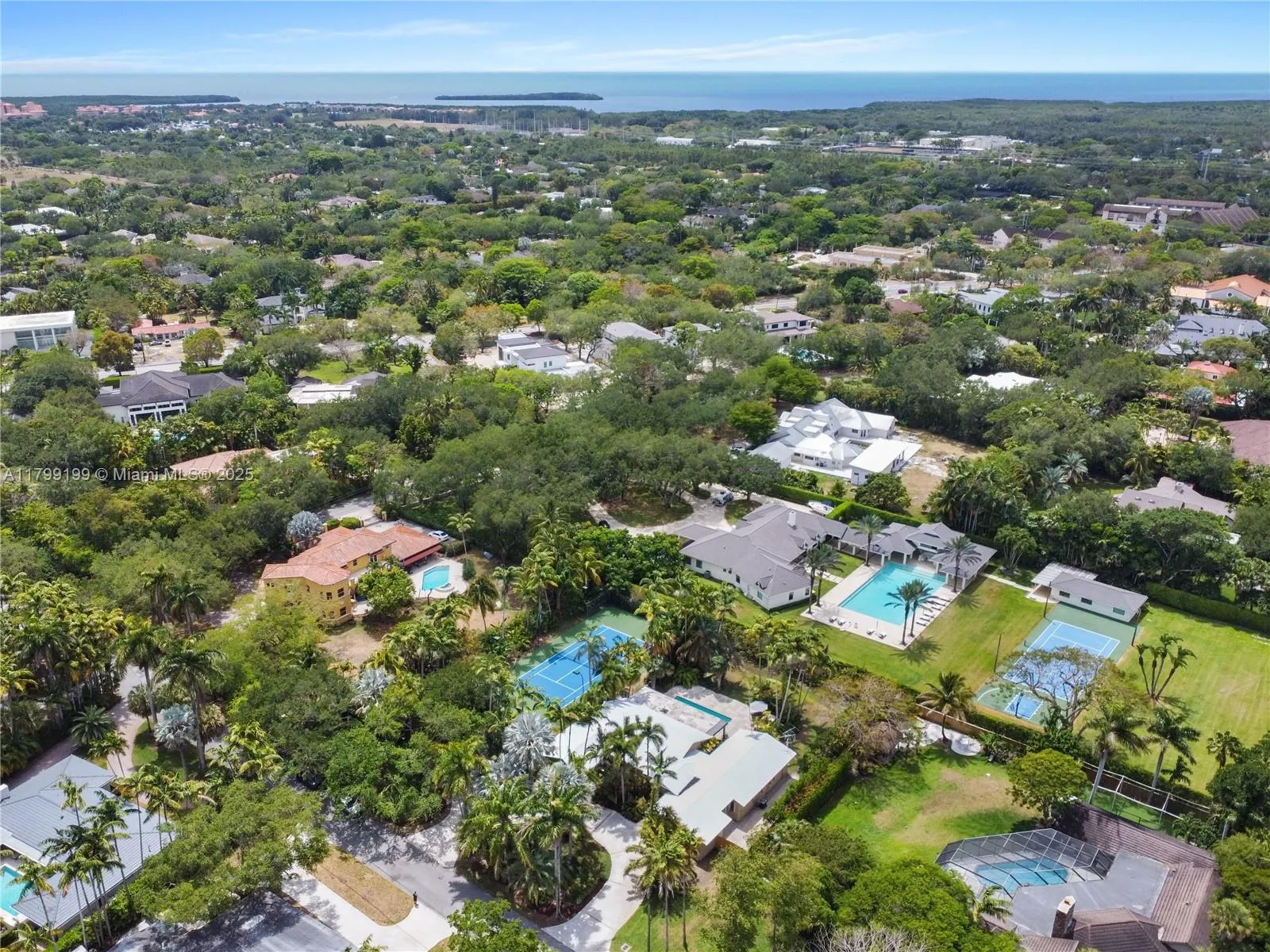 Palmetto Bay, Florida 33158, United States, 5 Bedrooms Bedrooms, ,3 BathroomsBathrooms,Residential,Pending,125744