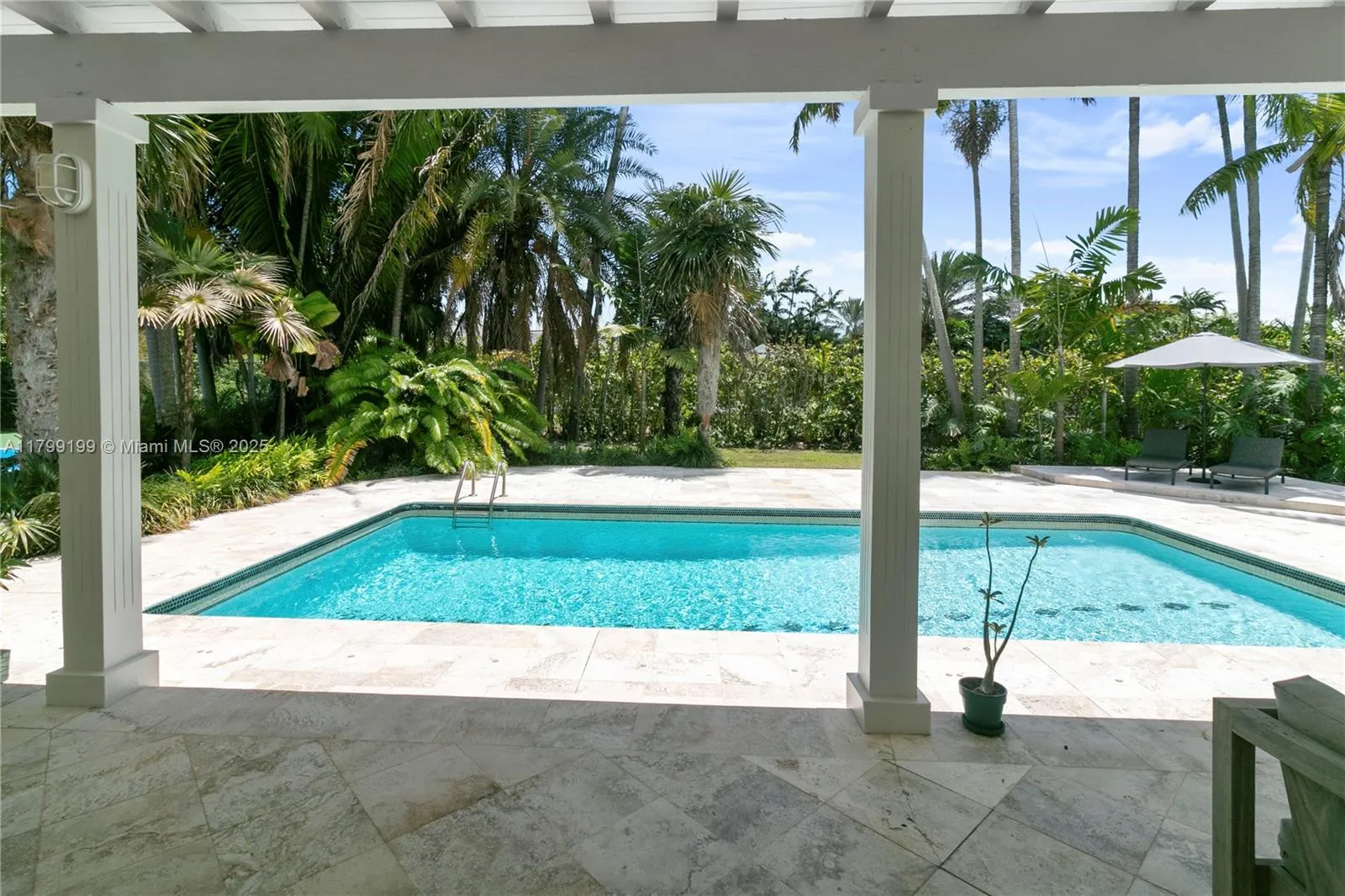 Palmetto Bay, Florida 33158, United States, 5 Bedrooms Bedrooms, ,3 BathroomsBathrooms,Residential,Pending,125744