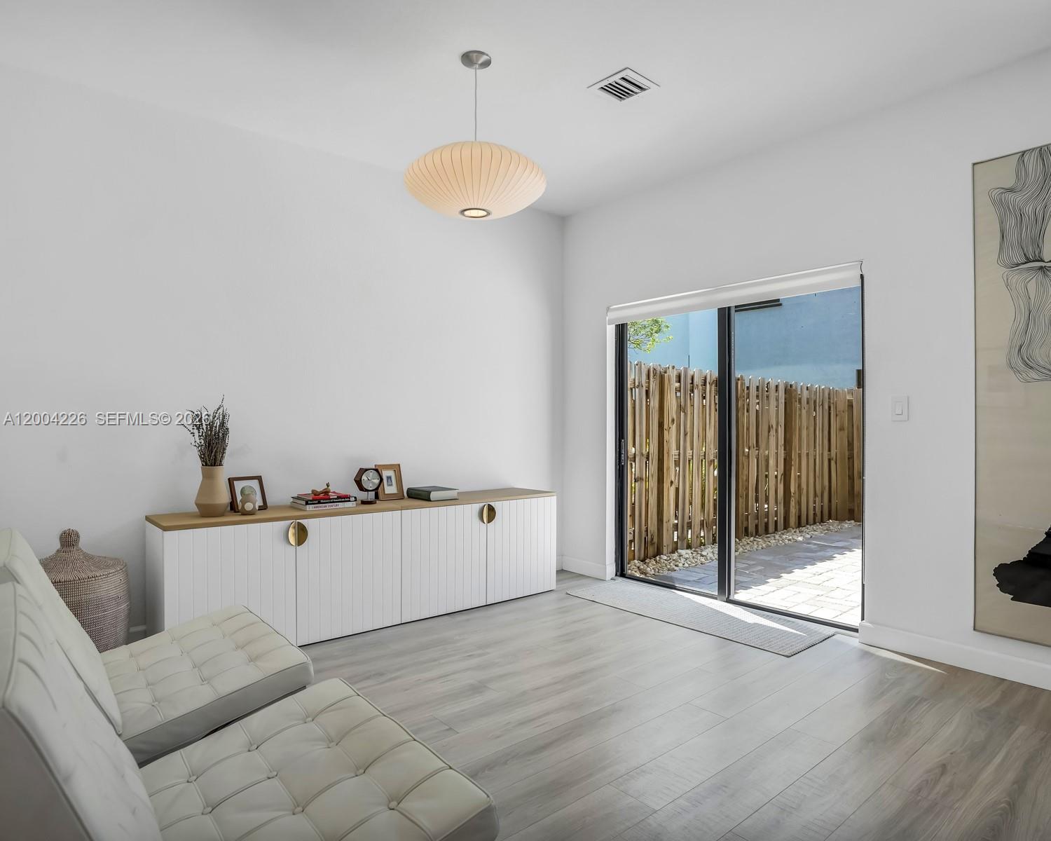 PINE ISLE - Residential