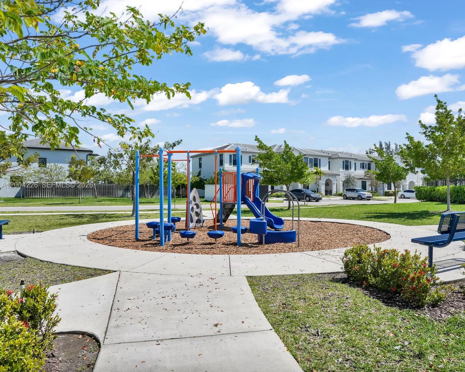 PINE ISLE - Residential