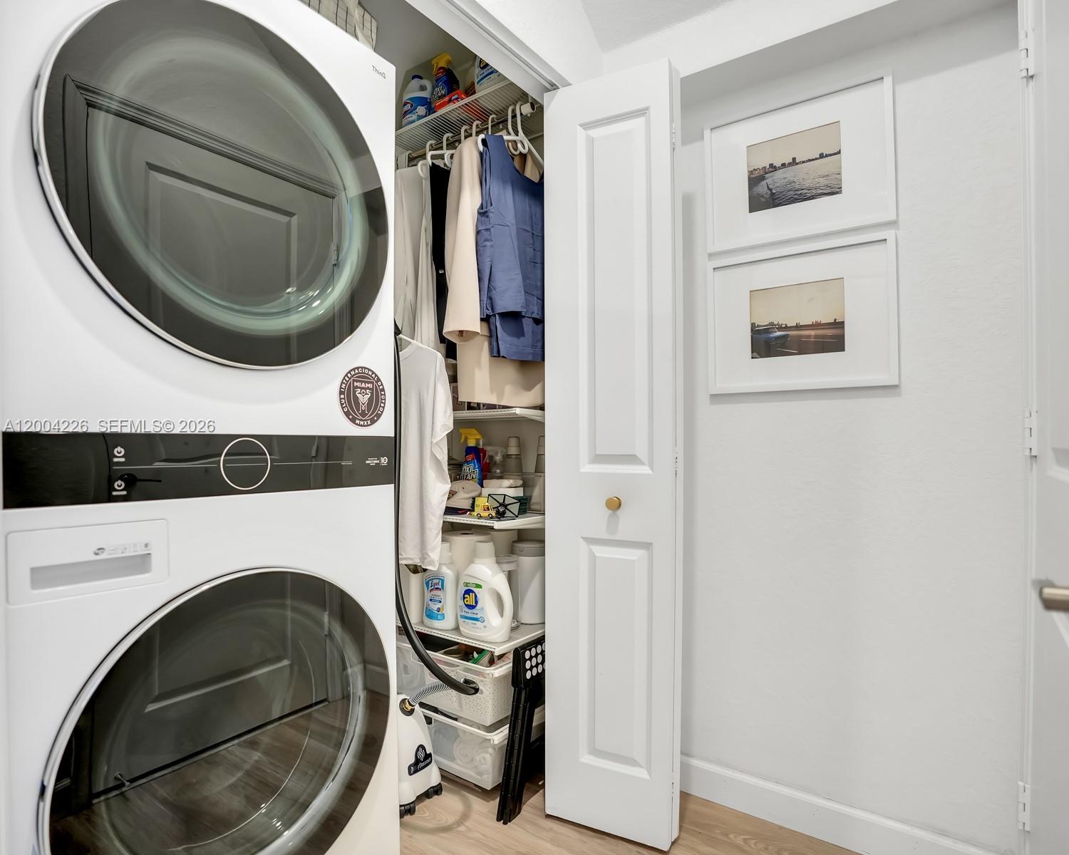 PINE ISLE - Residential