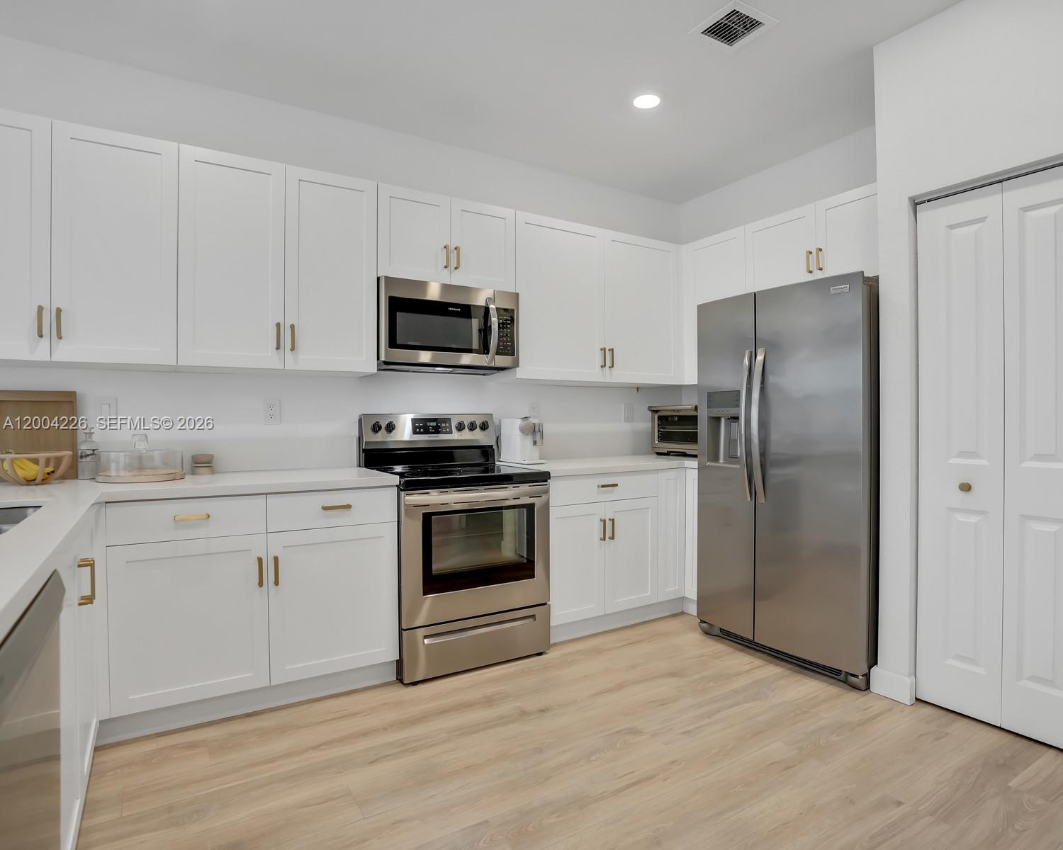 PINE ISLE - Residential