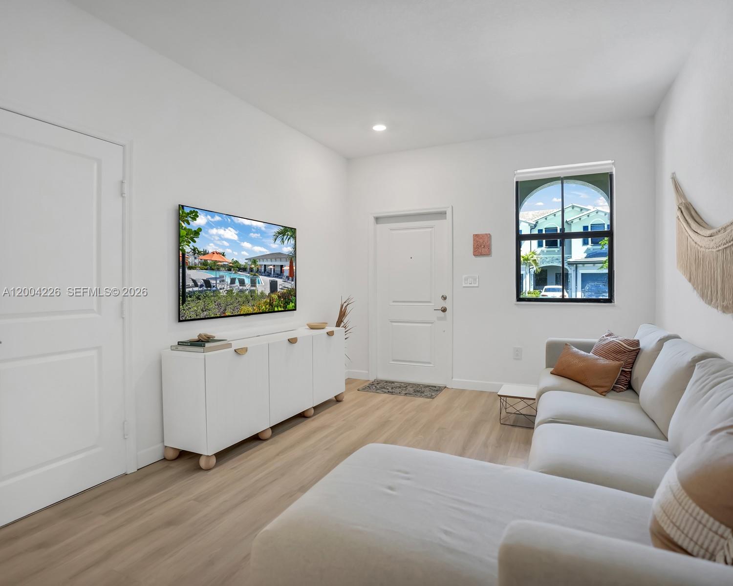 PINE ISLE - Residential