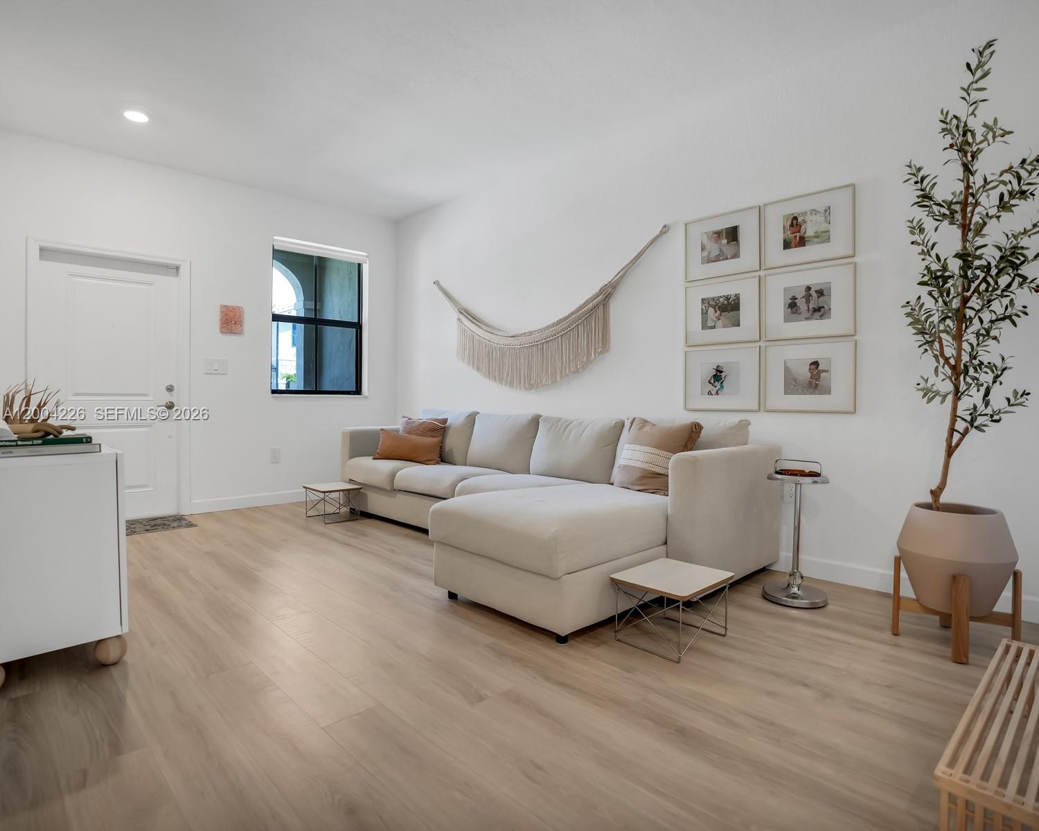 PINE ISLE - Residential