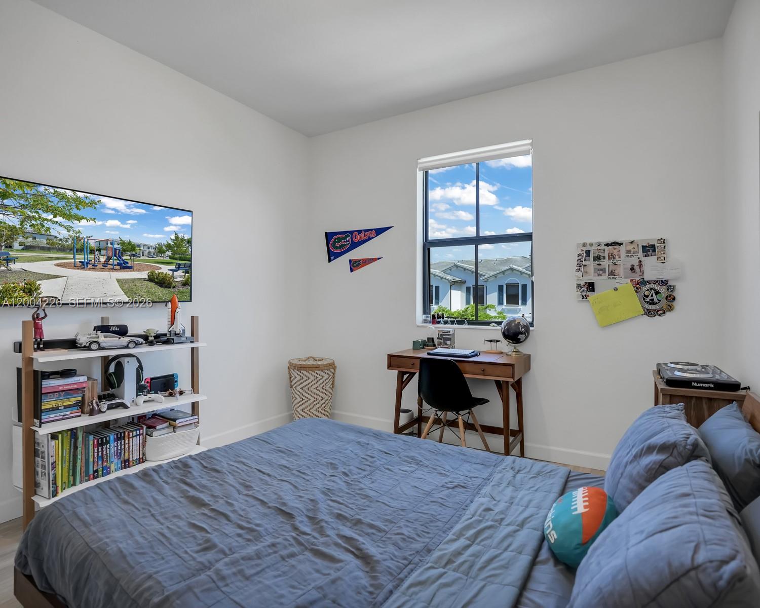 PINE ISLE - Residential