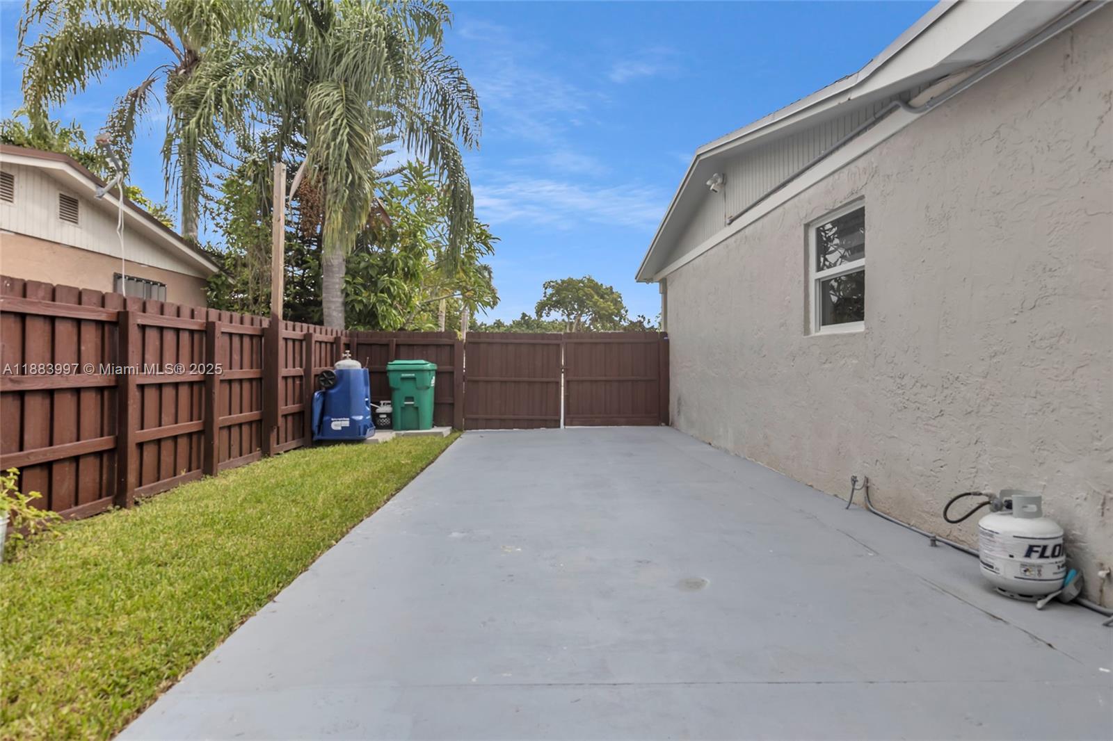 SCHOOL HOUSE SUB - Residential Lease
