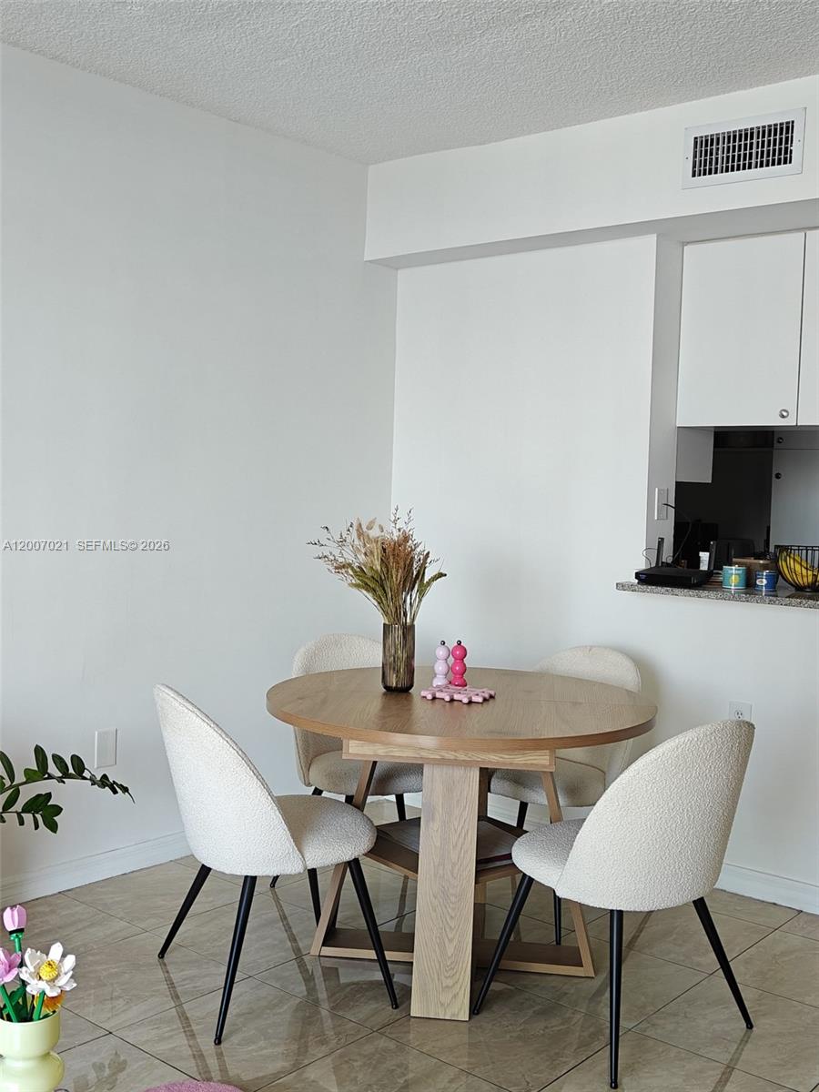 1800 BISCAYNE PLAZA CONDO - Residential