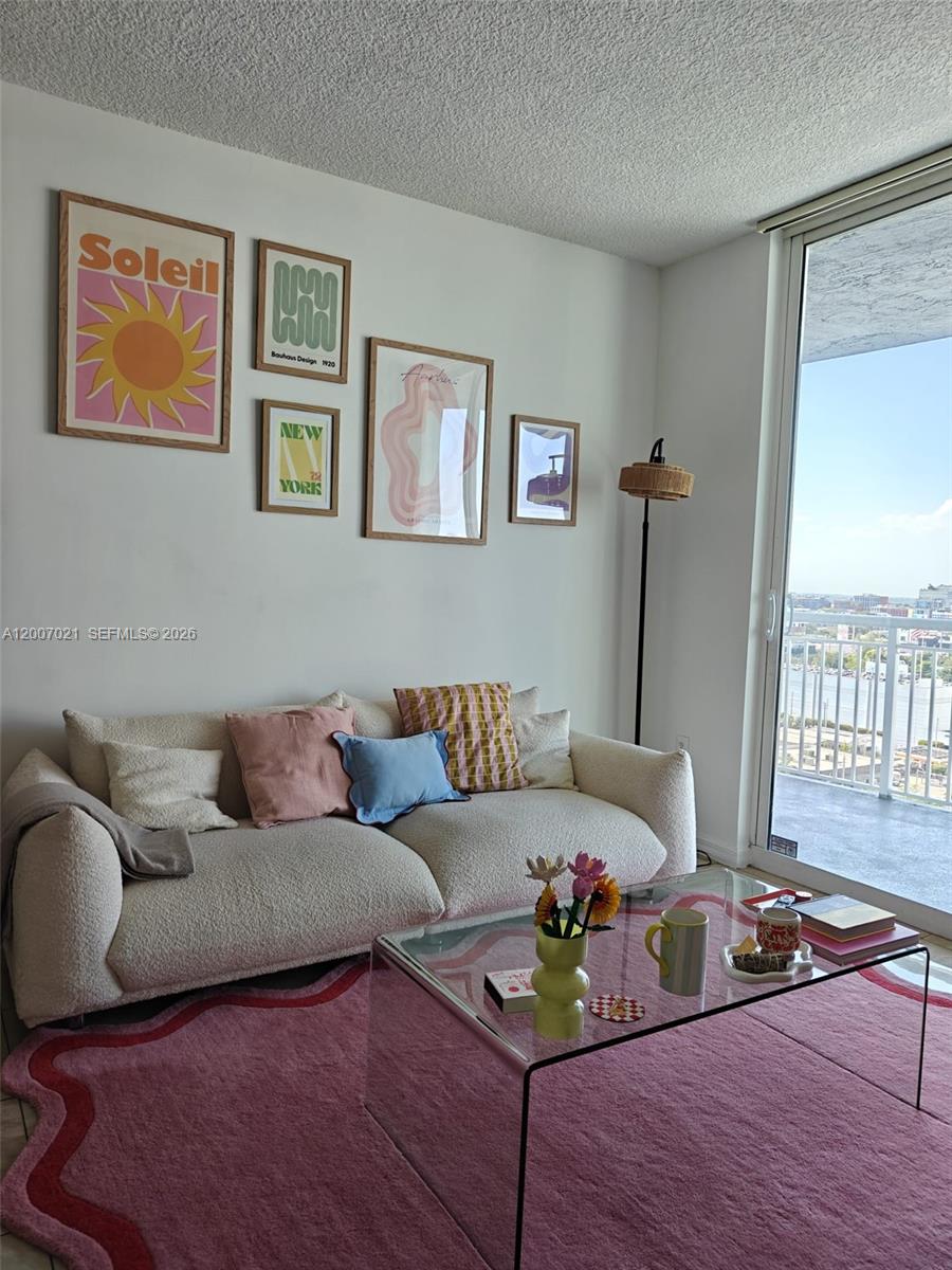 1800 BISCAYNE PLAZA CONDO - Residential