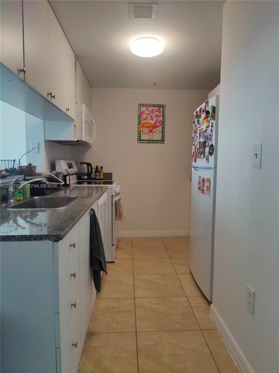 1800 BISCAYNE PLAZA CONDO - Residential