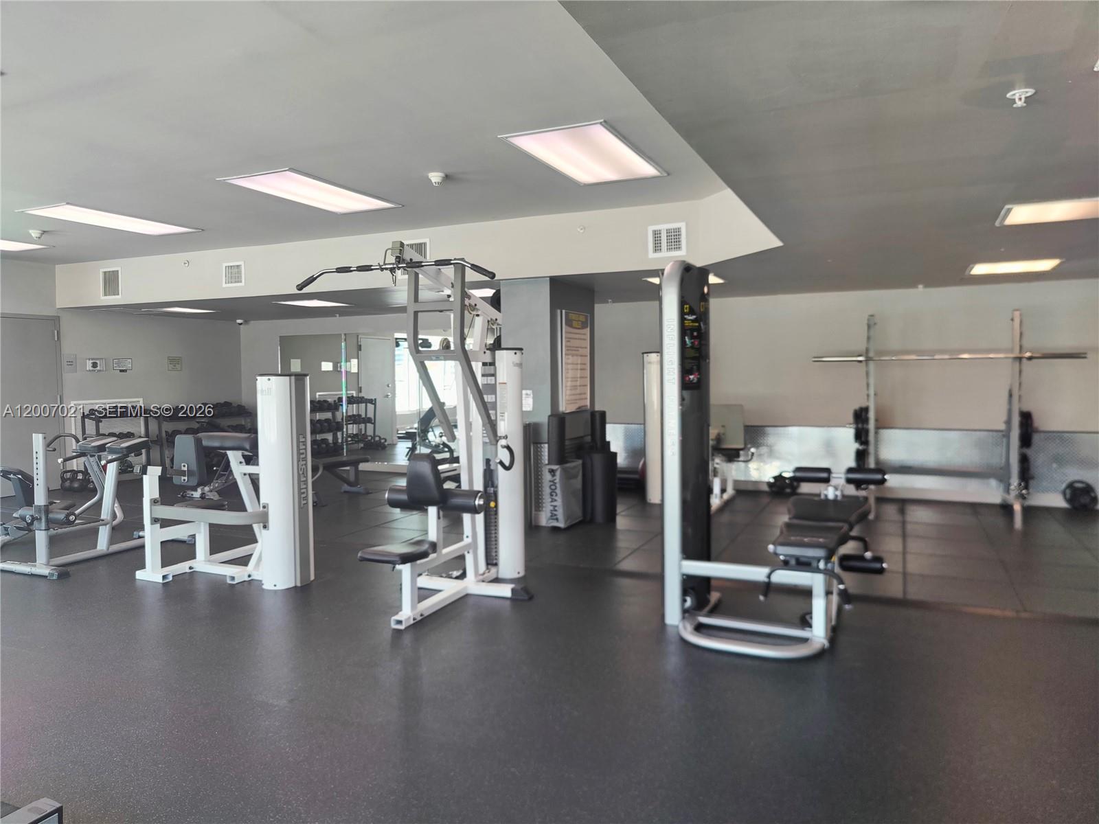 1800 BISCAYNE PLAZA CONDO - Residential