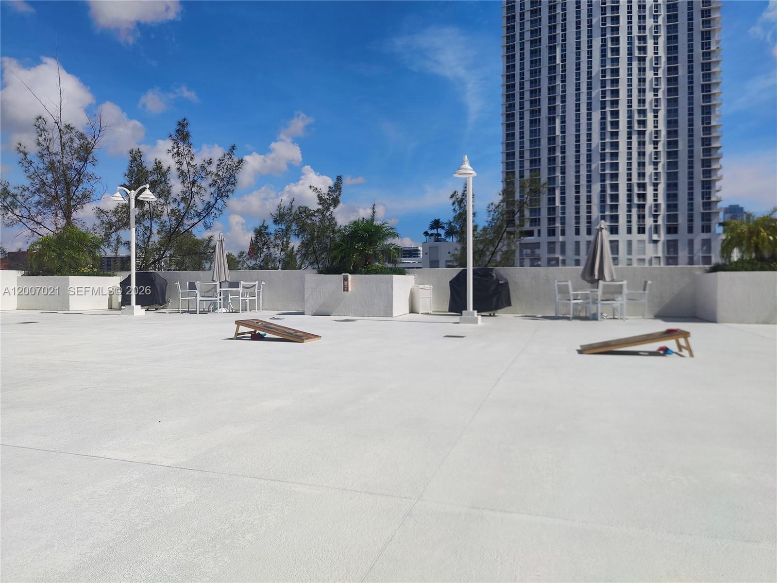 1800 BISCAYNE PLAZA CONDO - Residential