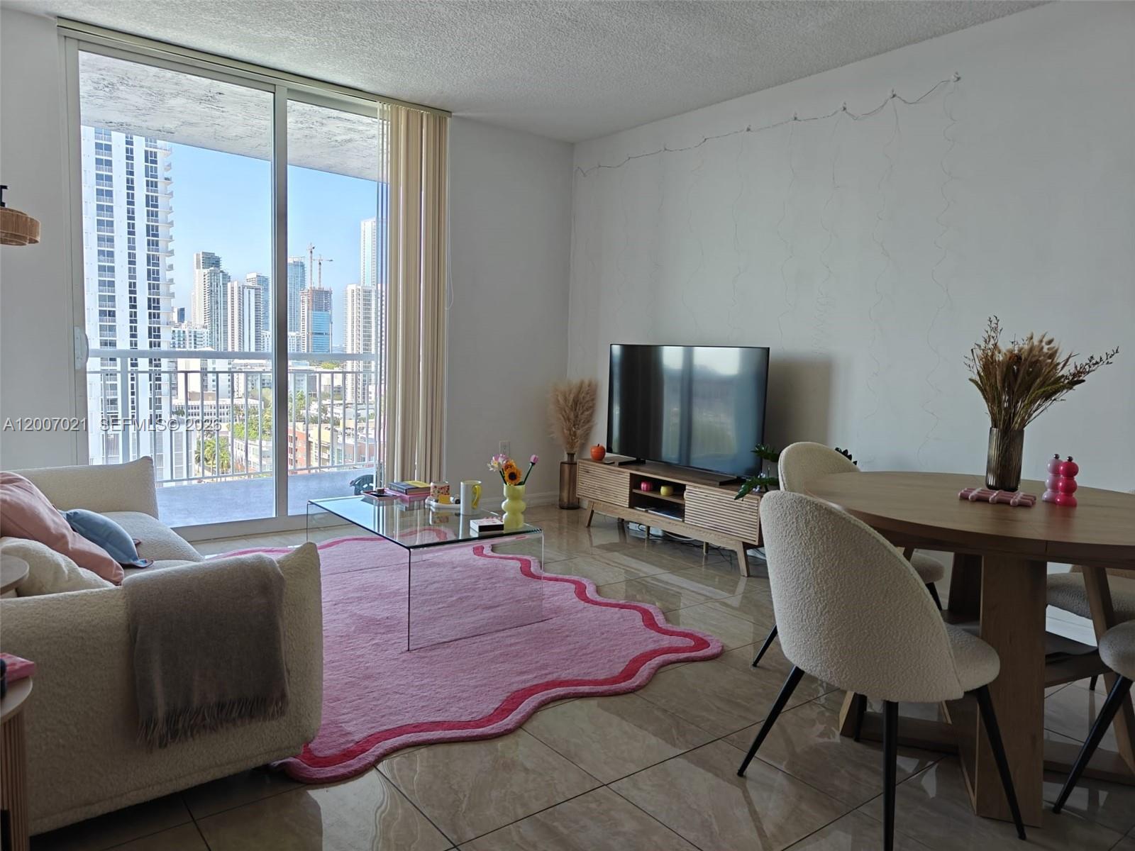 1800 BISCAYNE PLAZA CONDO - Residential