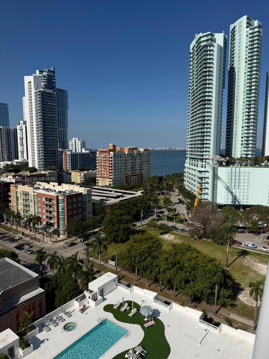 1800 BISCAYNE PLAZA CONDO - Residential