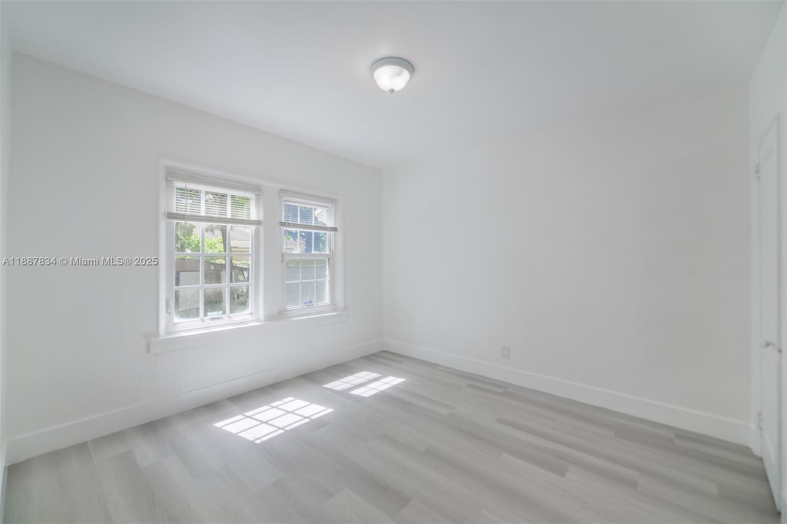 N MIAMI ESTATES - Residential