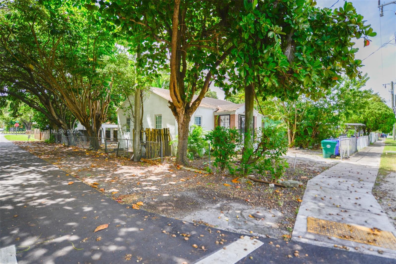 N MIAMI ESTATES - Residential