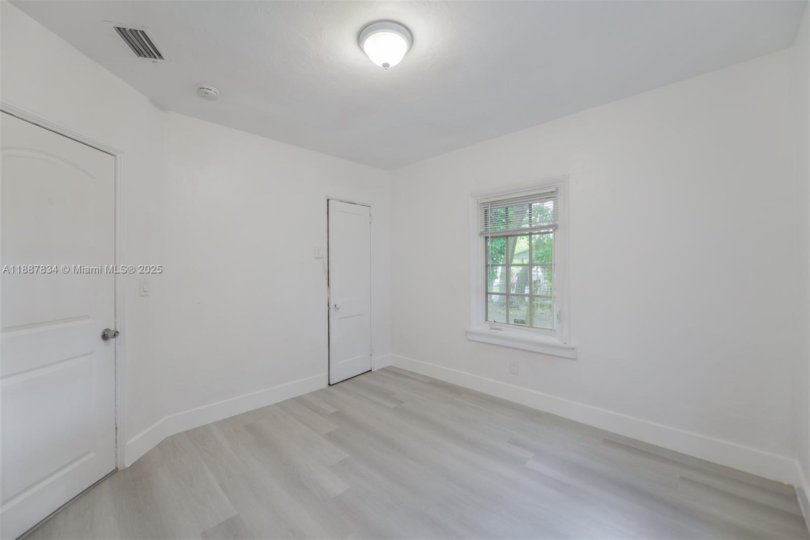 N MIAMI ESTATES - Residential