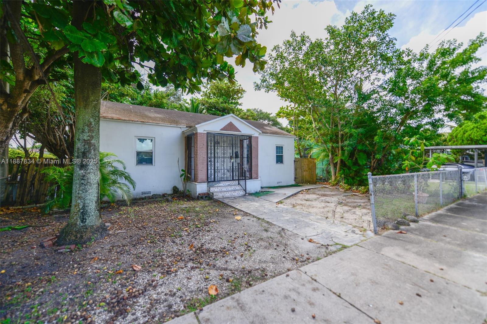 N MIAMI ESTATES - Residential