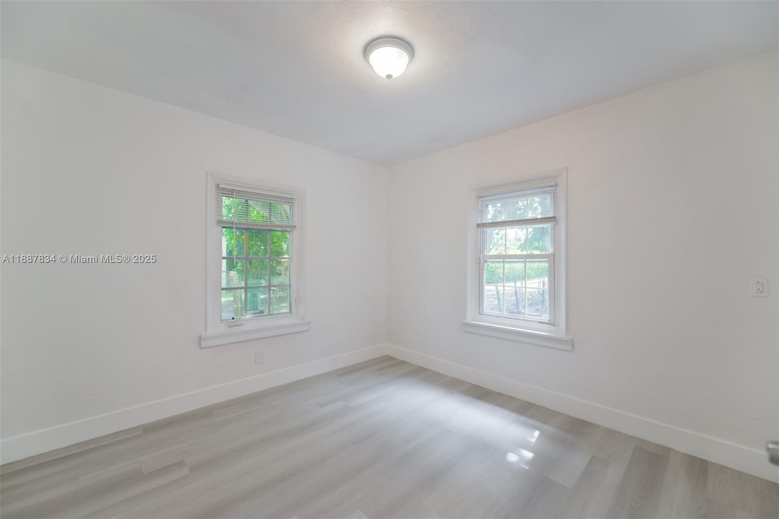 N MIAMI ESTATES - Residential