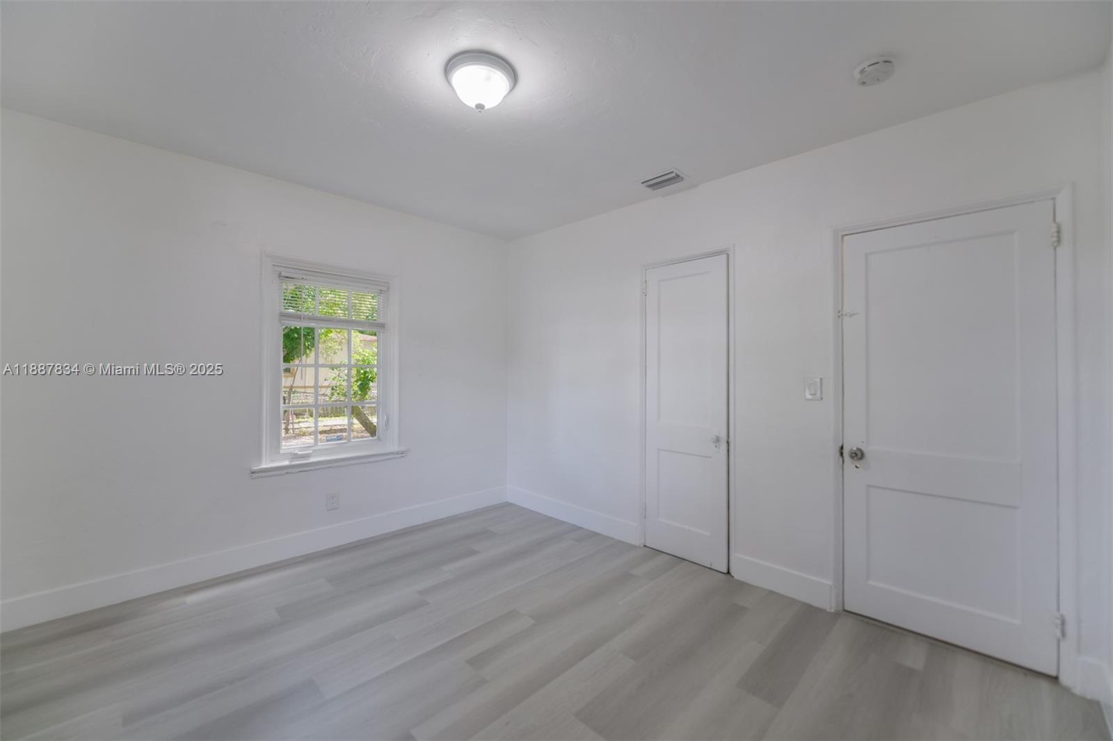 N MIAMI ESTATES - Residential