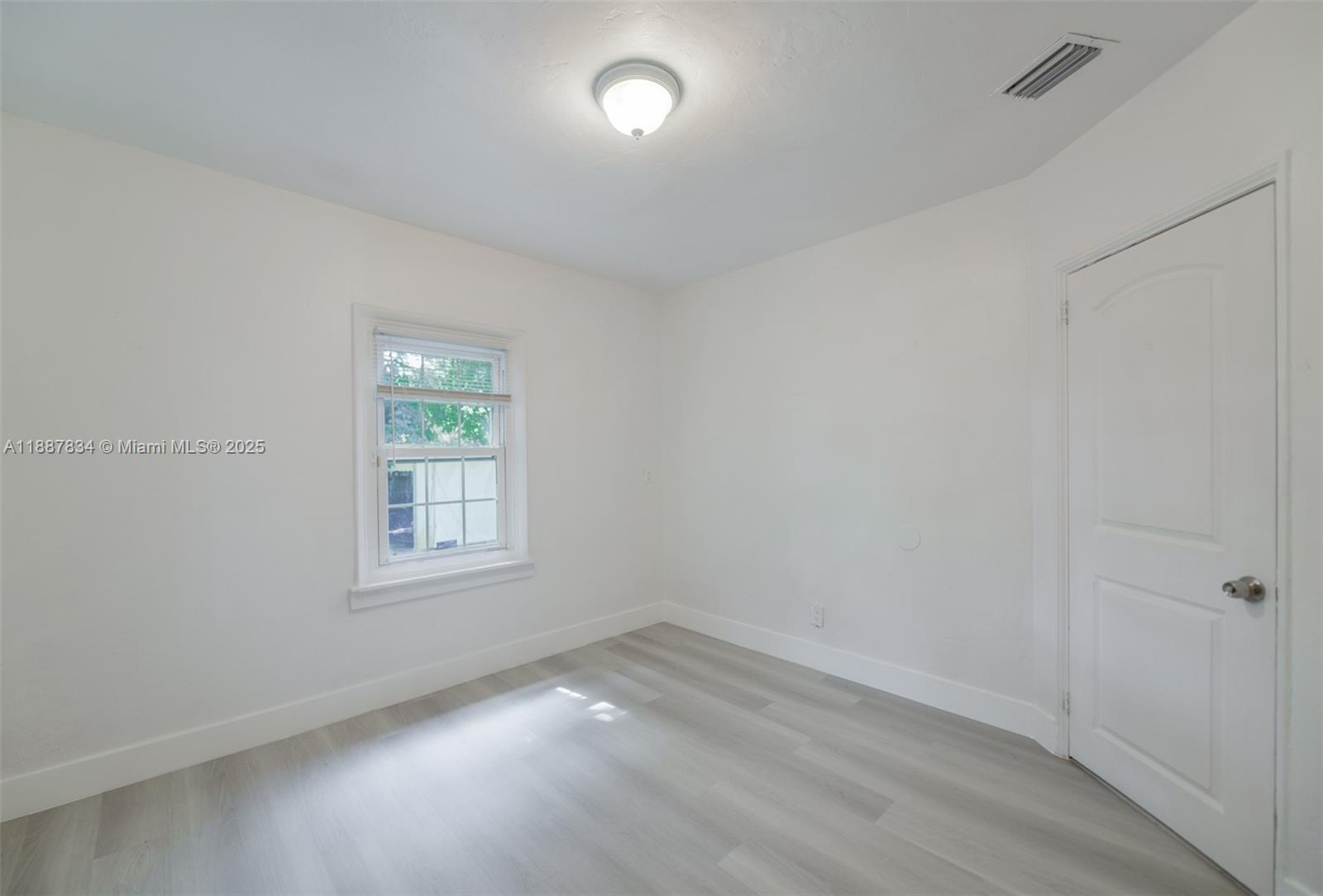 N MIAMI ESTATES - Residential