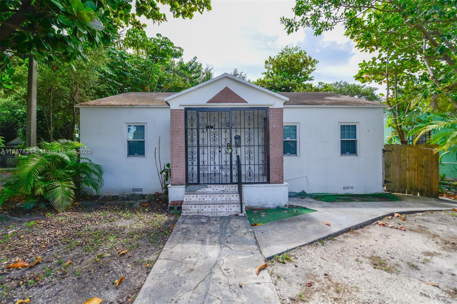 N MIAMI ESTATES - Residential