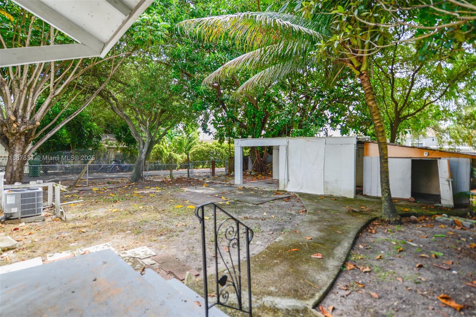 N MIAMI ESTATES - Residential