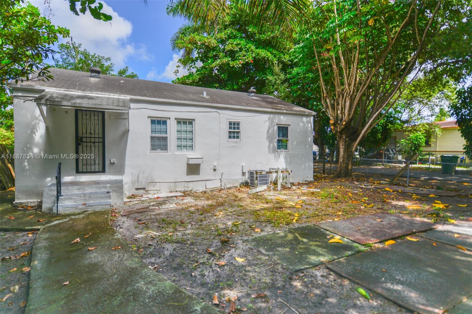 N MIAMI ESTATES - Residential