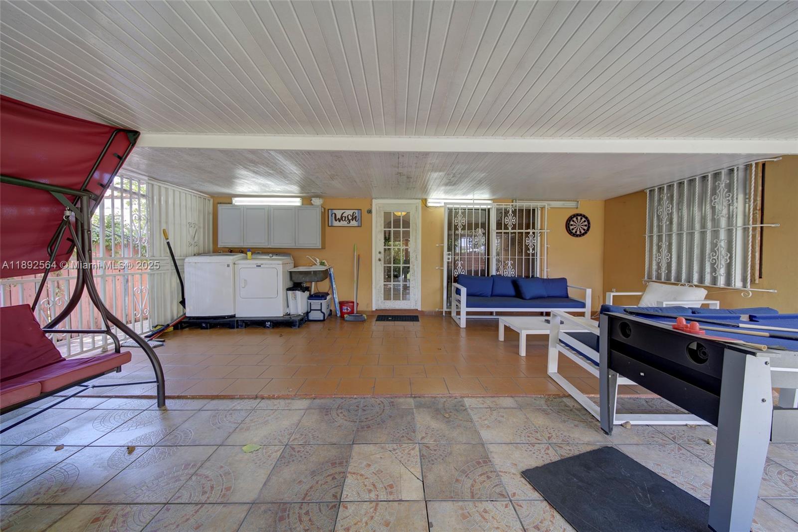CORAL NOOK - Residential Lease
