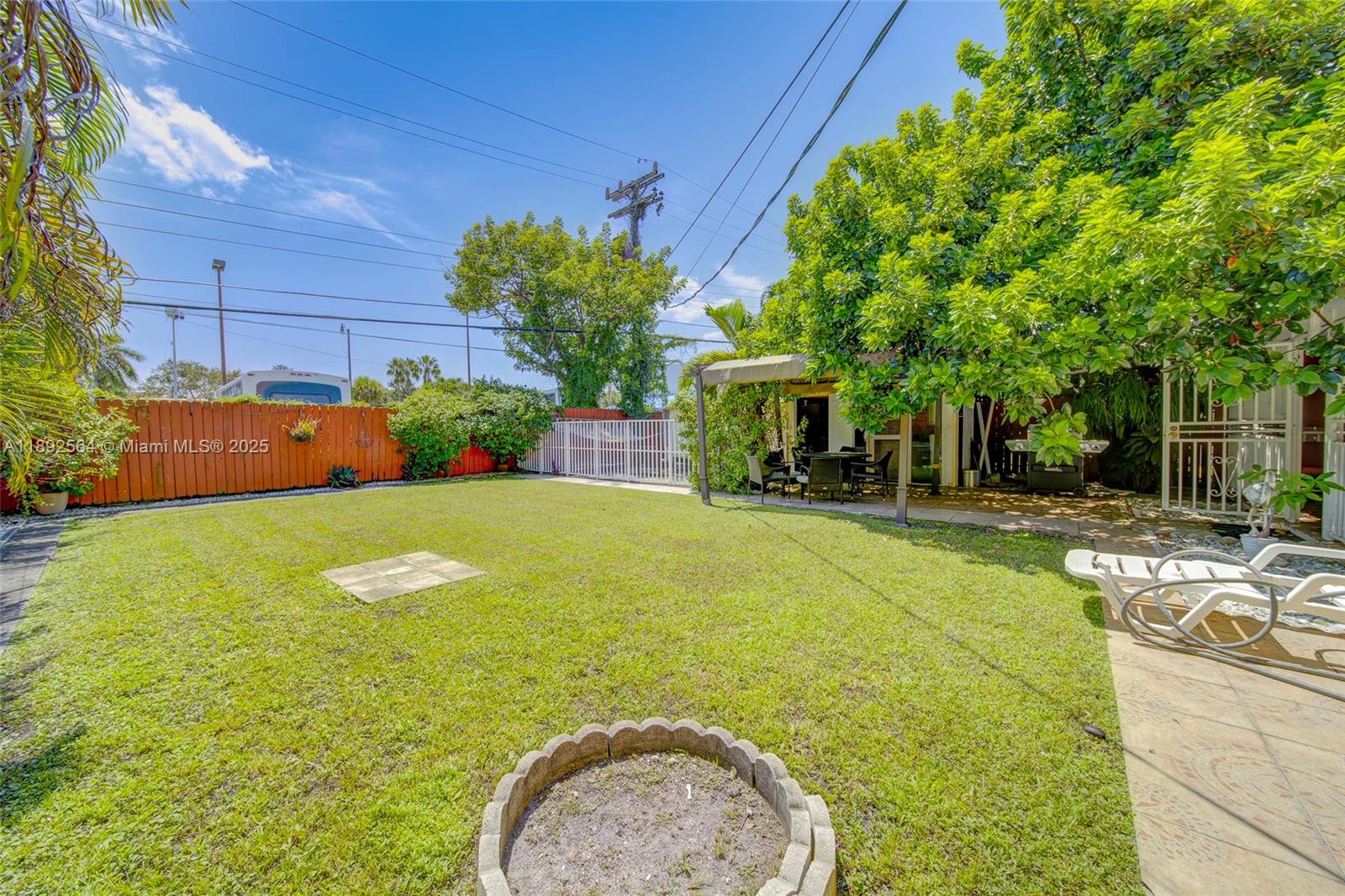 CORAL NOOK - Residential Lease