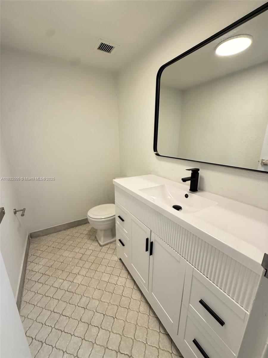 SAILBOAT CAY CONDO - Residential