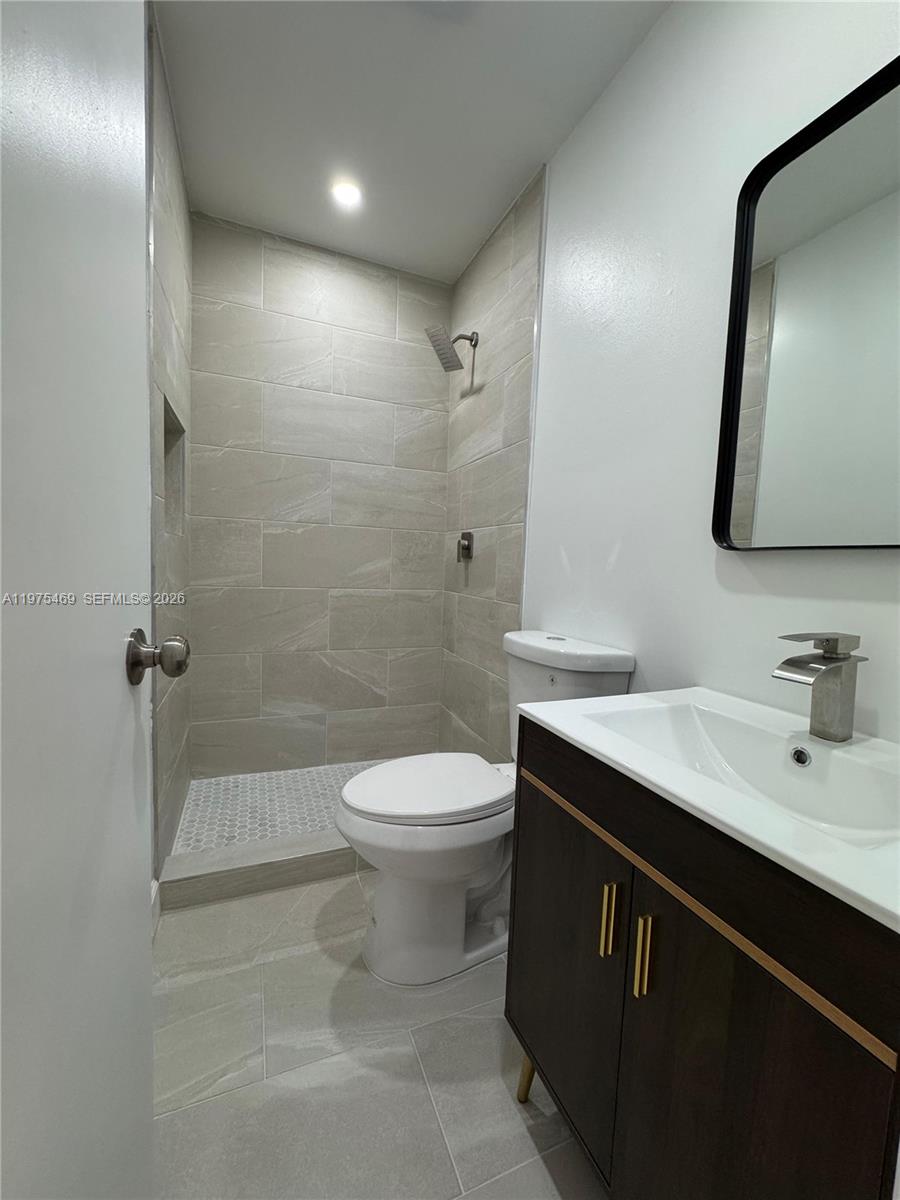 HIALEAH LAWN AMD PL - Residential Lease