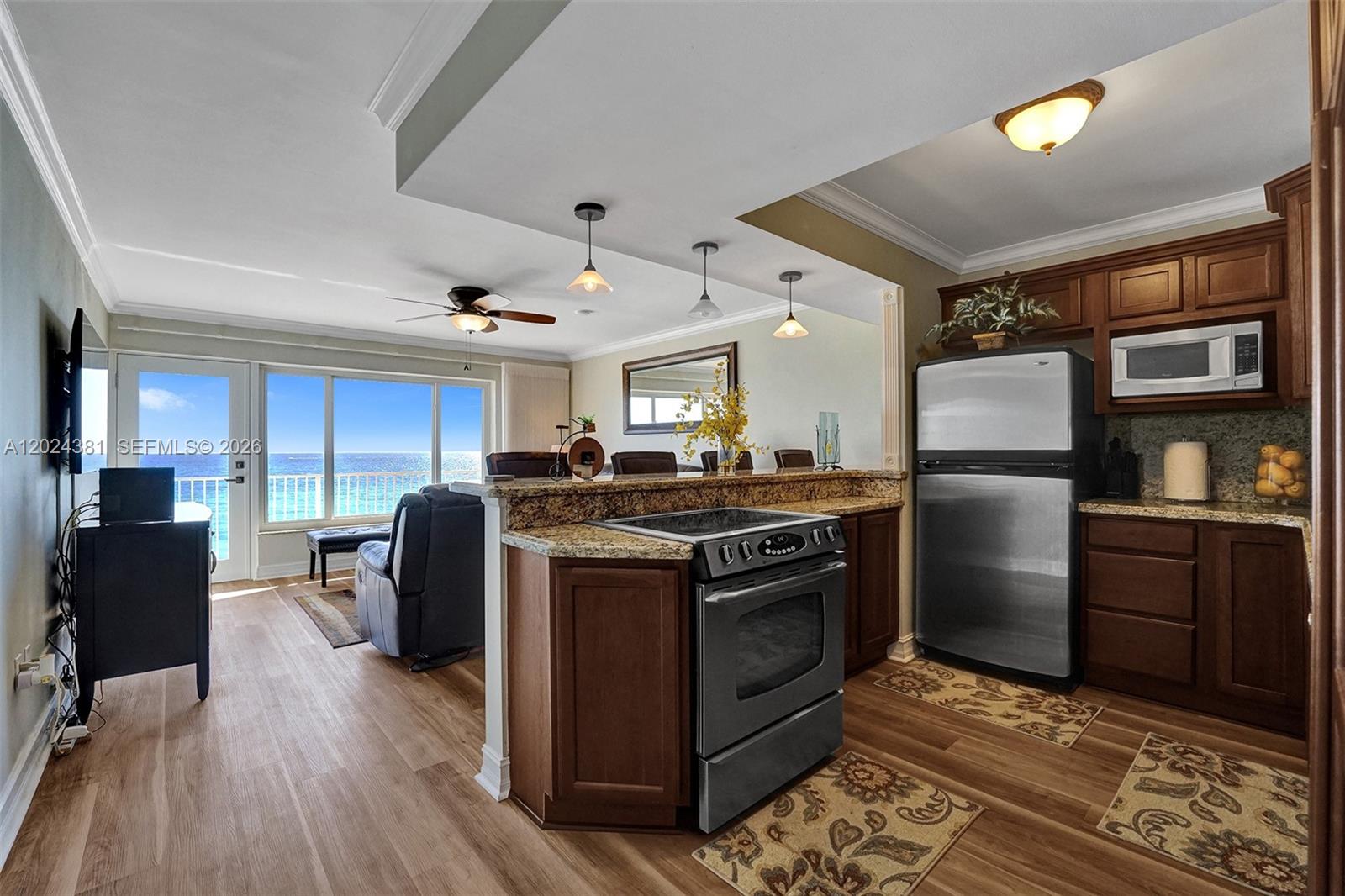 MAINSAIL CONDOMINIUM - Residential