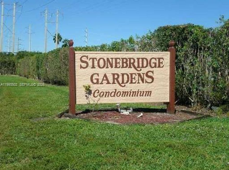 SPACIOUS AND WELL-MAINTAINED 2 BEDROOMS 2 BATHROOMS 1st-FLOOR STONEBRIDGE GARDENS CONDO UNIT.  CENTRALLY LOCATED TO SHOPPING, BEACHES, RESTAURANTS AND MAJOR HIGHWAYS. LOW MONTHLY HOA.  ALL-AGES COMMUNITY!!