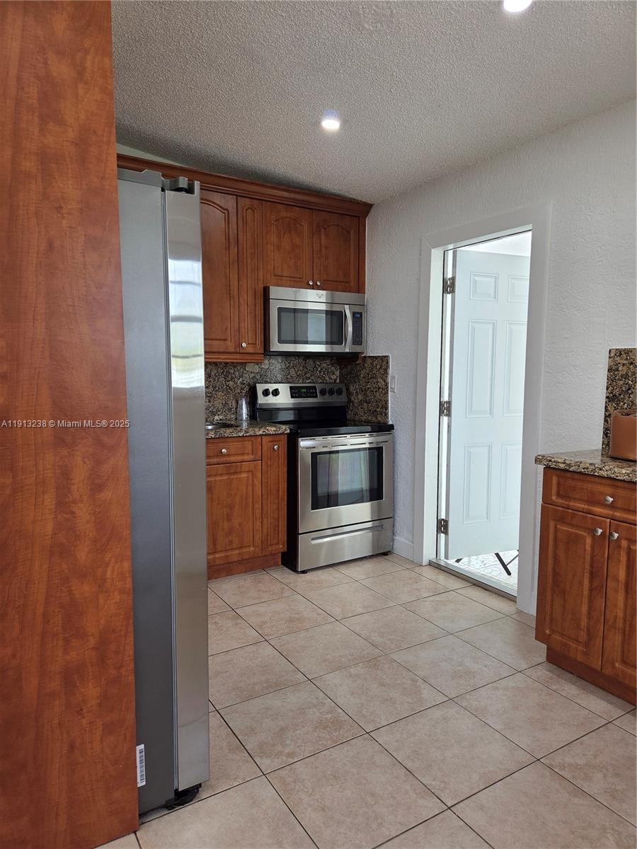 FLAGAMI 3RD ADDN - Residential Lease