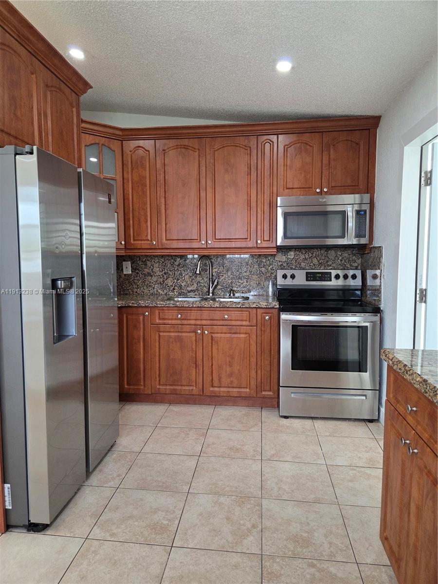 FLAGAMI 3RD ADDN - Residential Lease