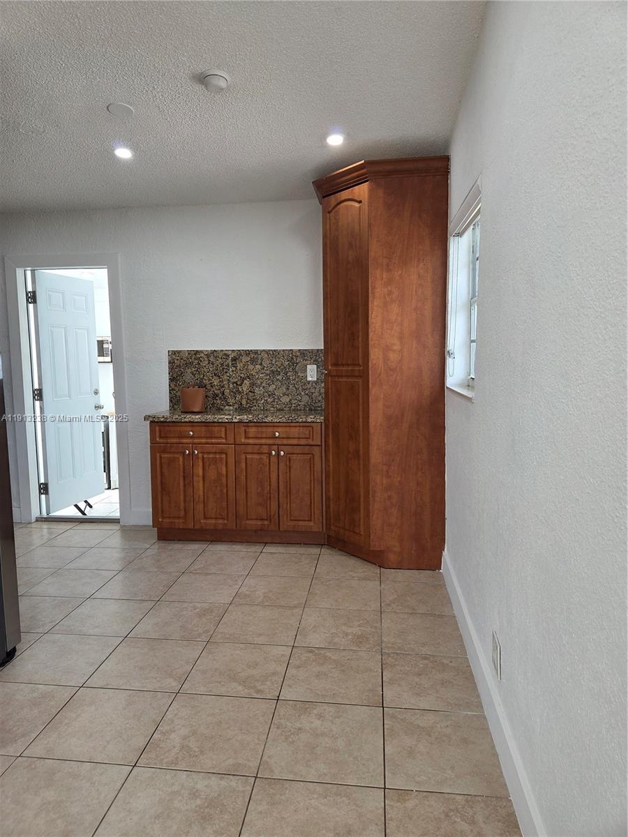 FLAGAMI 3RD ADDN - Residential Lease