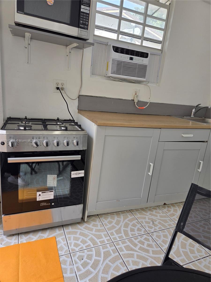 FLAGAMI 3RD ADDN - Residential Lease