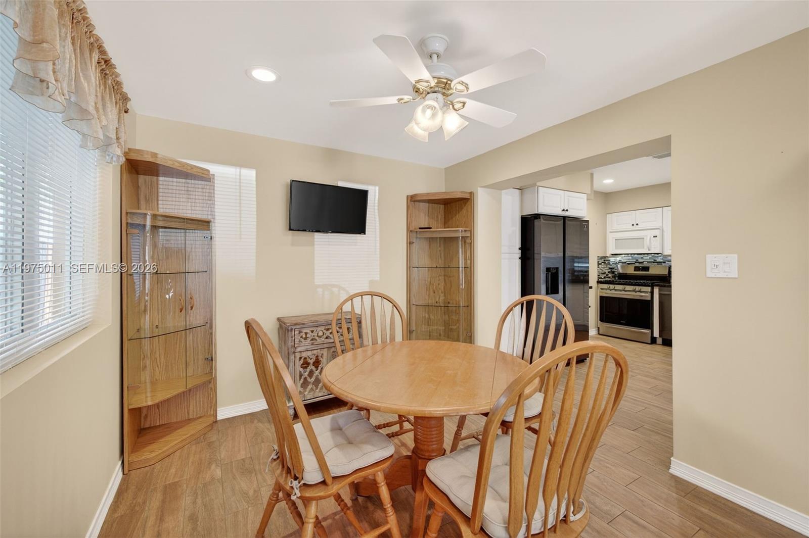 HOLLYWOOD PARK - Residential