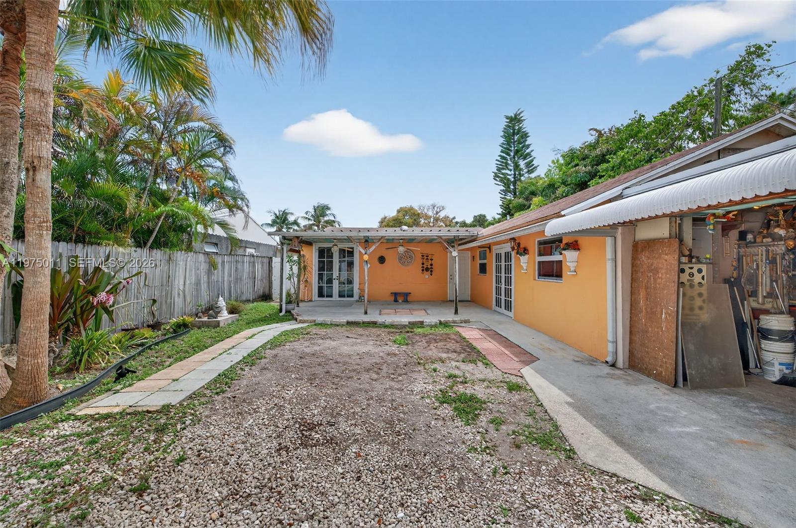 HOLLYWOOD PARK - Residential