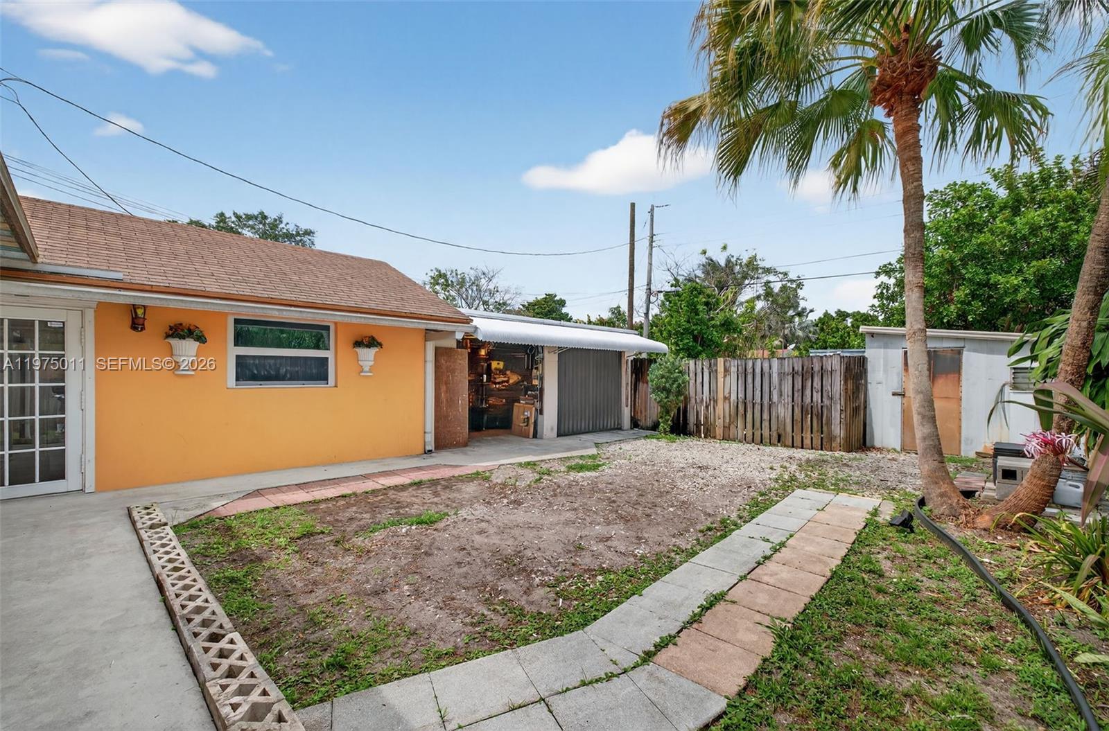 HOLLYWOOD PARK - Residential